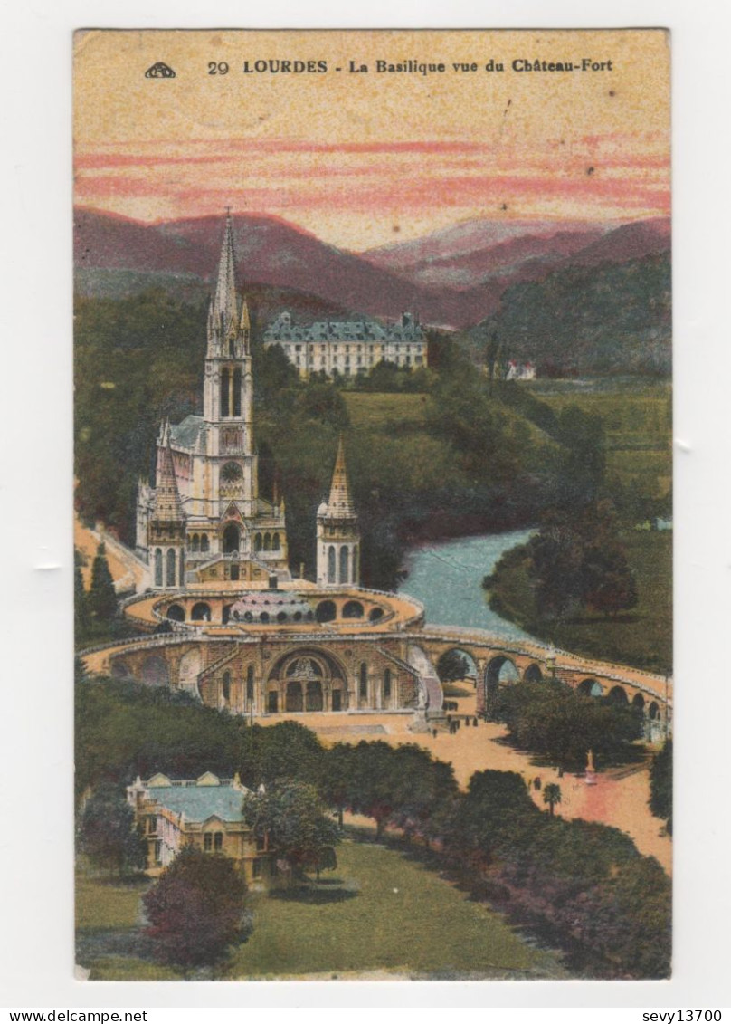 CPA Lourdes La Basilique Vue Du Château Fort Carte Colorisée Oblitérée 4 IX 16 - Lourdes