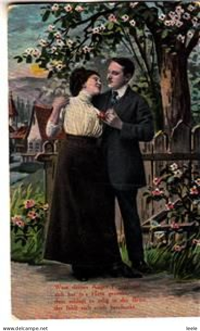 D10. Vintage German Postcard. Courting Couple In The Garden. - Couples