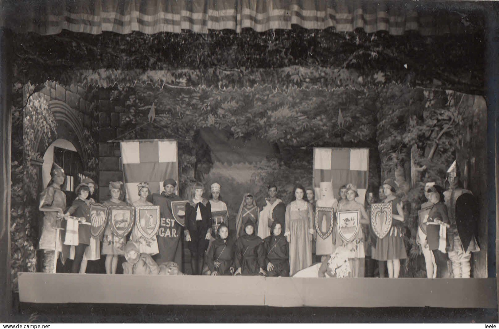 D99. Vintage Postcard. Unknown School Play. Medieval Scene - Scuole