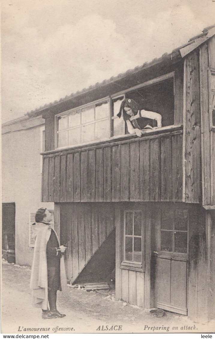 D11. Vintage Postcard. Alsace. Preparing An Attack. Romantic Couple. - Couples