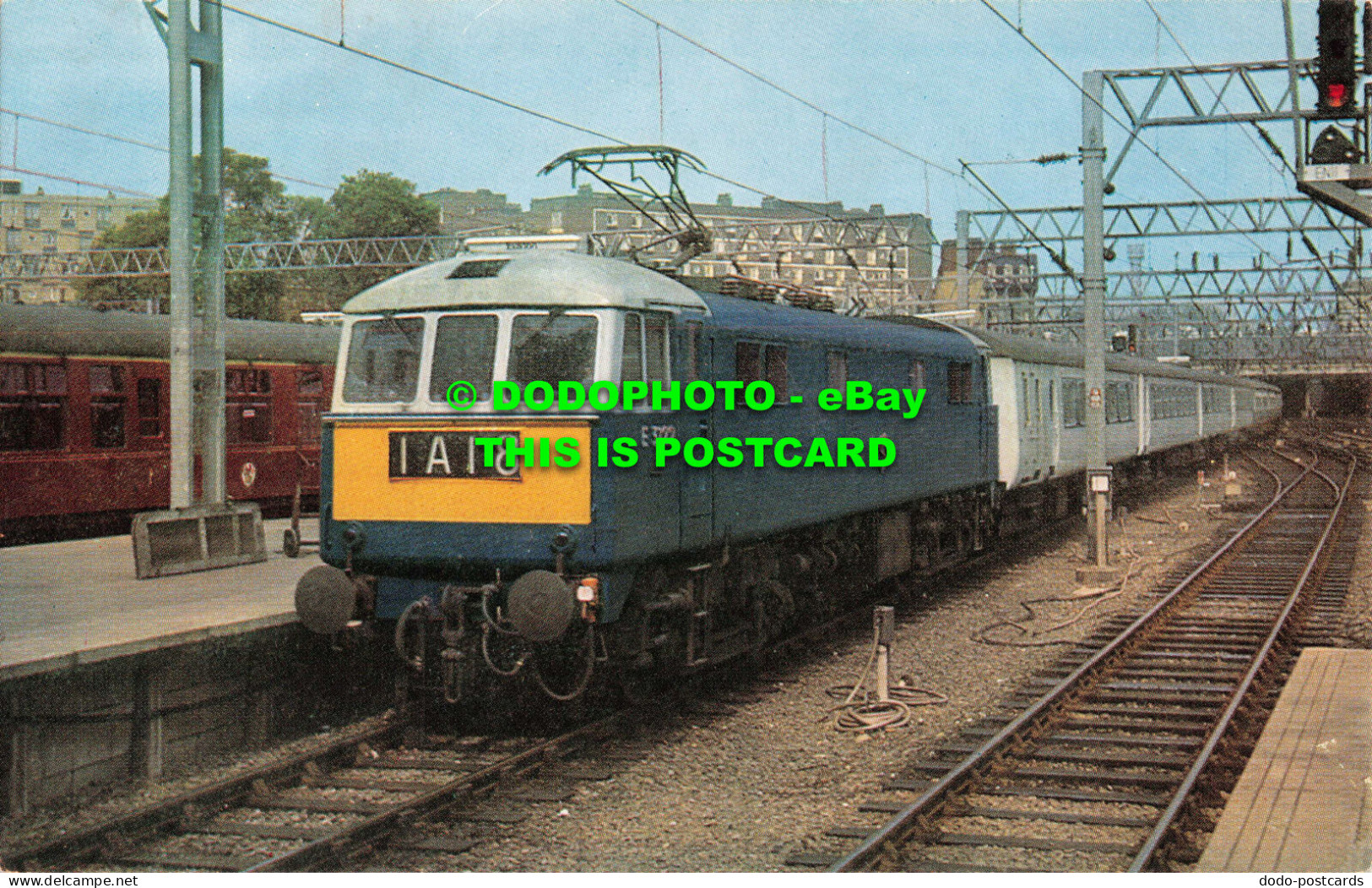 R551978 British Railways. London Midland Region. Manchester Pullman Arrives At E - Autres & Non Classés