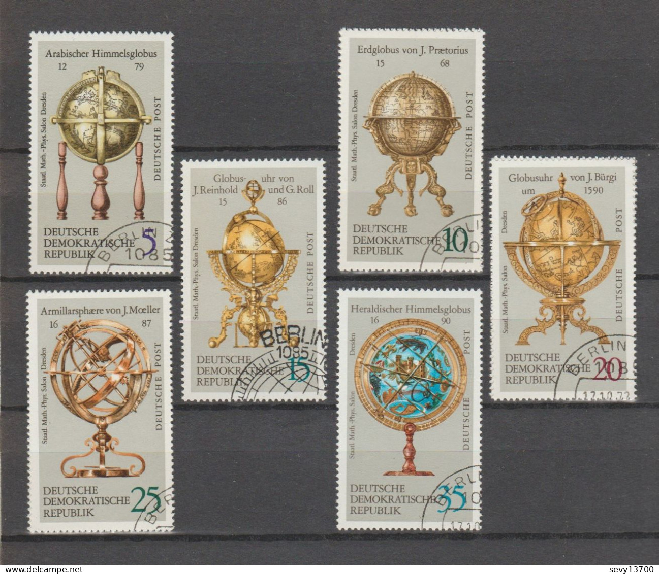 DDR Lot 17 Timbres Cadran Solaire - Bijoux - Globes - - Other & Unclassified