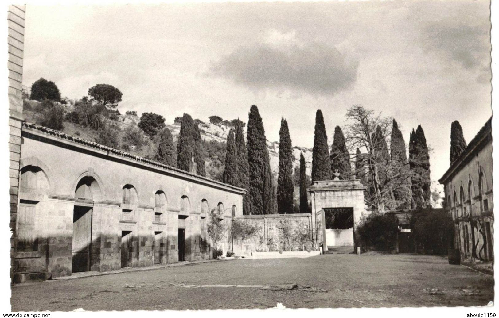 OCCITANIE AUDE 11 : ABBAYE DE LAGRASSE - ENTREE DE LA GRANDE COUR - PHOTOGRAPHIE VERITABLE COSTESEQUE - Otros & Sin Clasificación