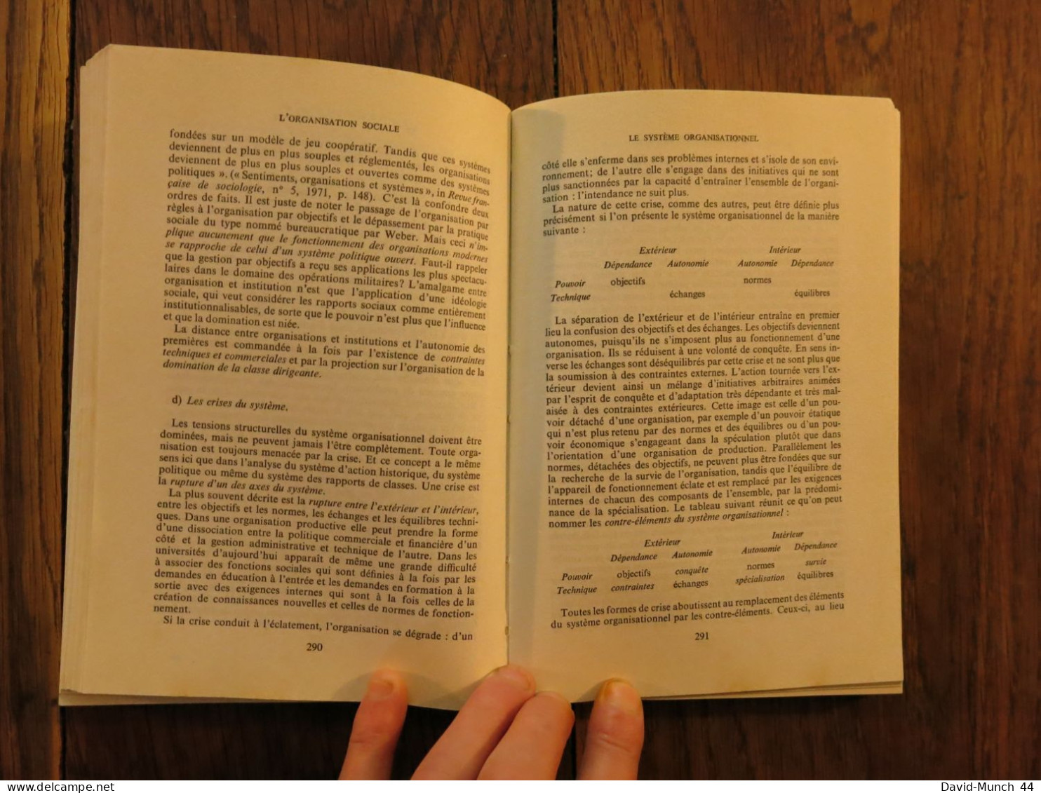 Production de la société de Alain Touraine. Editions du Seuil, Collection Sociologie, Paris. 1973