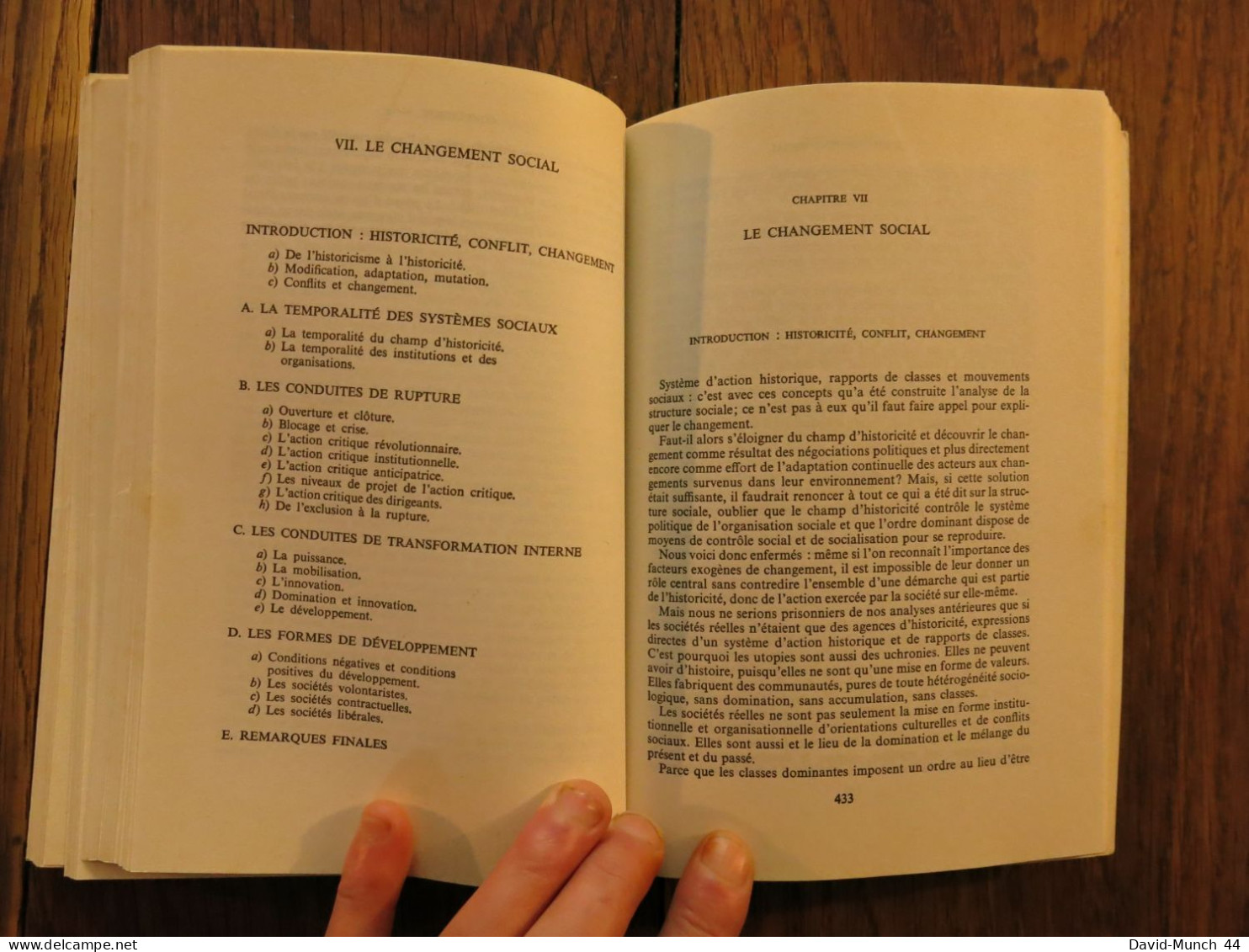 Production de la société de Alain Touraine. Editions du Seuil, Collection Sociologie, Paris. 1973