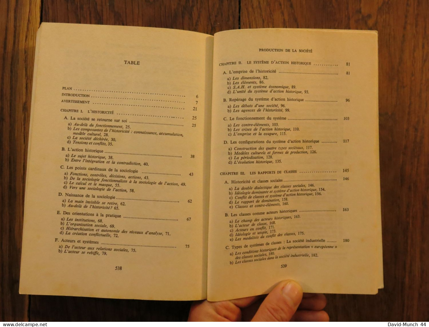 Production de la société de Alain Touraine. Editions du Seuil, Collection Sociologie, Paris. 1973