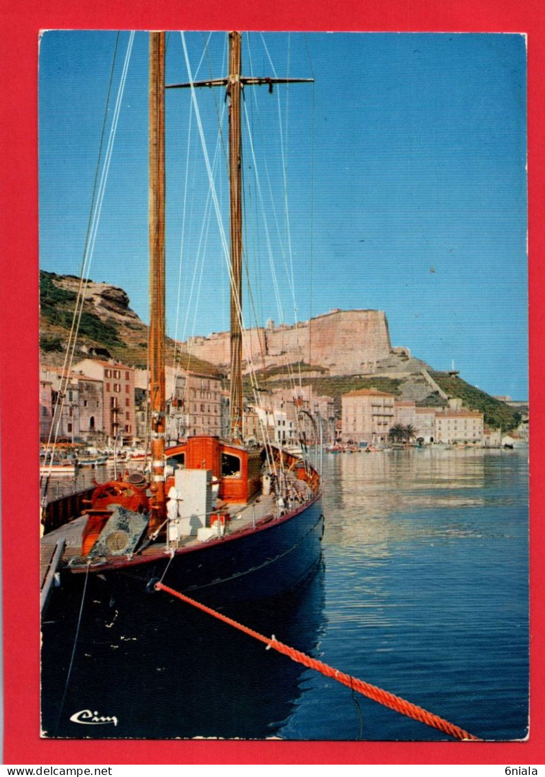 18632 BONIFACIO Le Port Et La Citadelle    (2 Scans ) 20 Corse - Autres & Non Classés