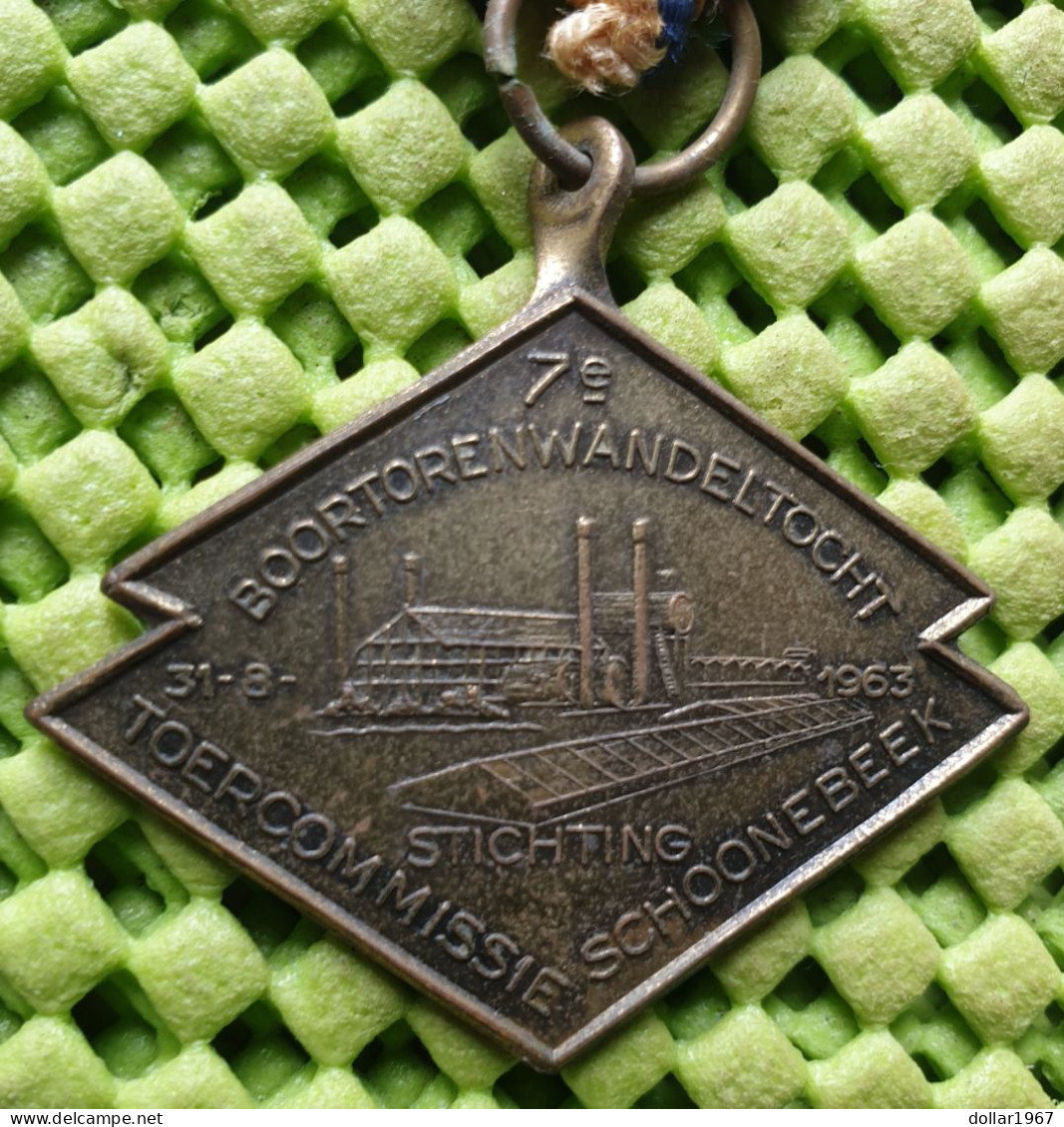 Medaile :  7e. Boortorenwandeltocht , Schoonebeek 31-8-1963  -  Original Foto  !!  Medallion  Dutch - Altri & Non Classificati