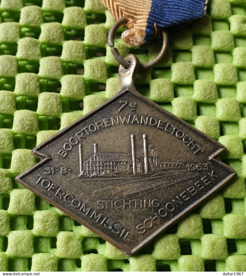 Medaile :  7e. Boortorenwandeltocht , Schoonebeek 31-8-1963  -  Original Foto  !!  Medallion  Dutch - Andere & Zonder Classificatie