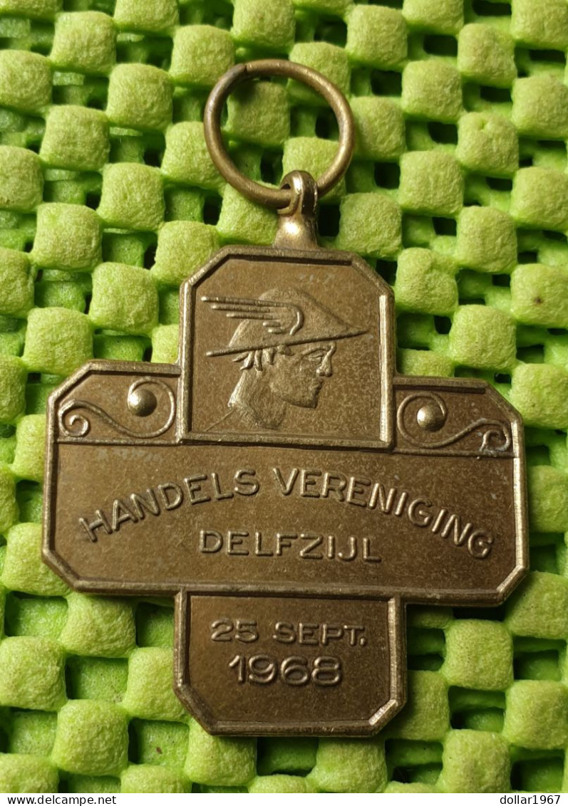 Medaile :  Handels Vereniging Delfzijl - 25 Sept. 1968  -  Original Foto  !!  Medallion  Dutch - Other & Unclassified