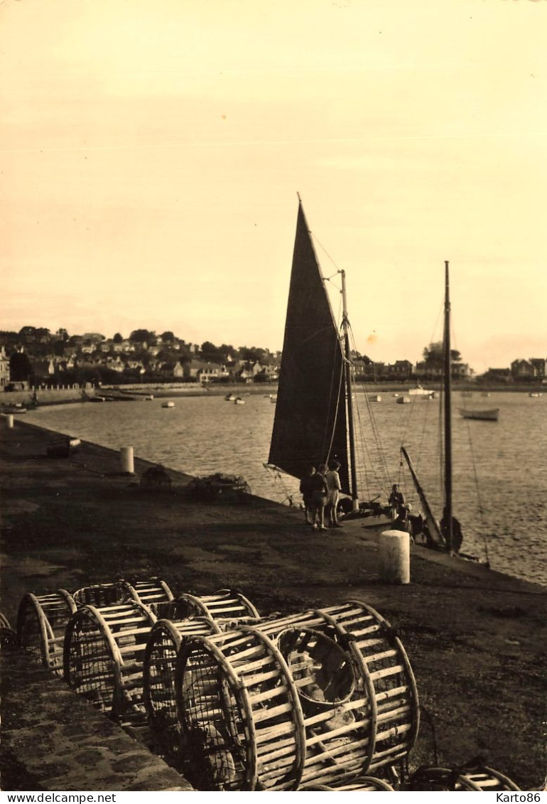 Perros Guirec * Le Port * Bateaux De Pêche Et Casiers - Perros-Guirec