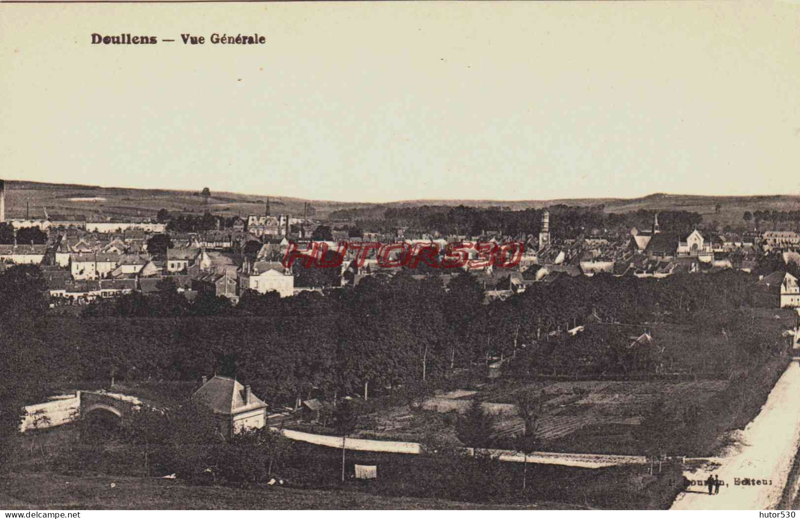 CPA DOULLENS - SOMME - VUE GENERALE - Doullens