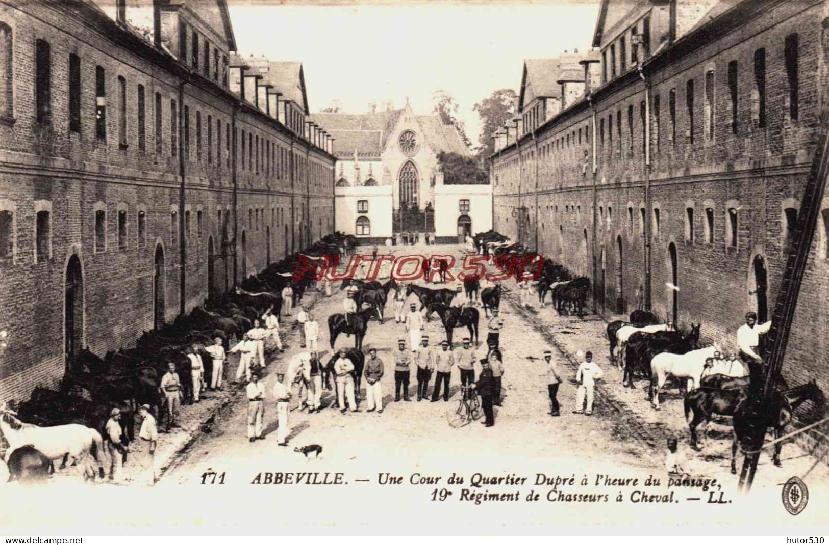 CPA ABBEVILLE - SOMME - QUARTIER DUPRE - 19E REGIMENT DE CHASSEURS A CHEVAL - Abbeville