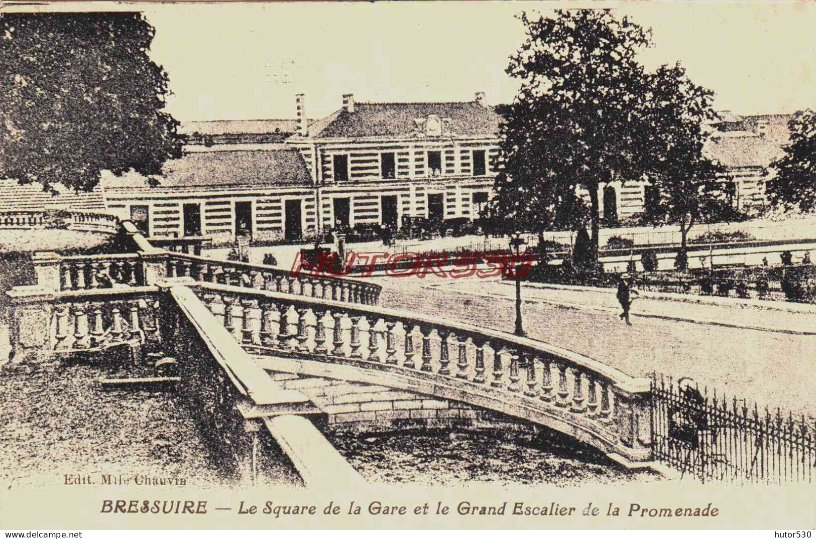 CPA BRESSUIRE - DEUX SEVRES - LE SQUARE DE LA GARE - Bressuire