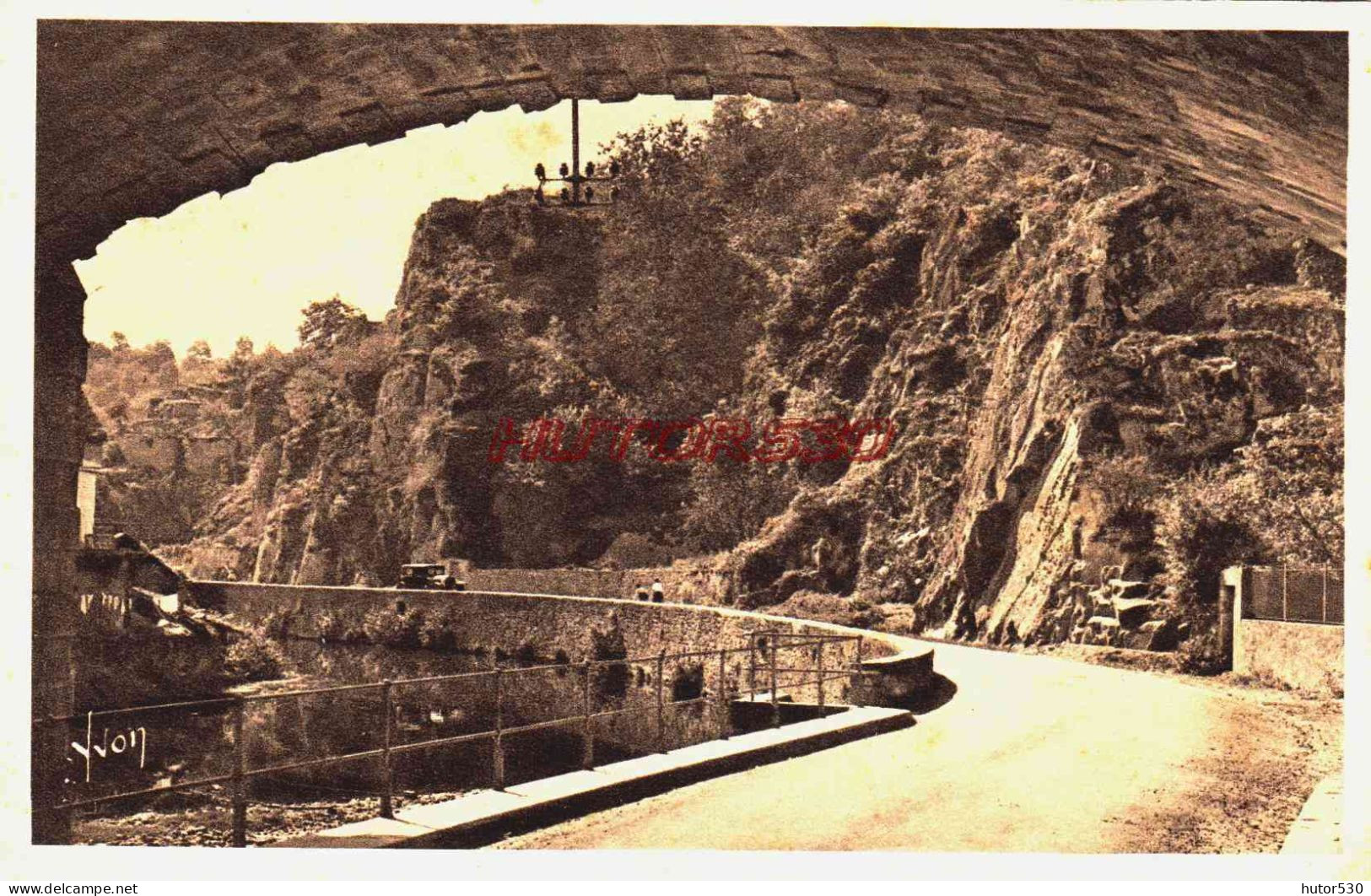 CPA AVALLON - YONNE - LES ROCHERS A COUSIN LE PONT - Avallon