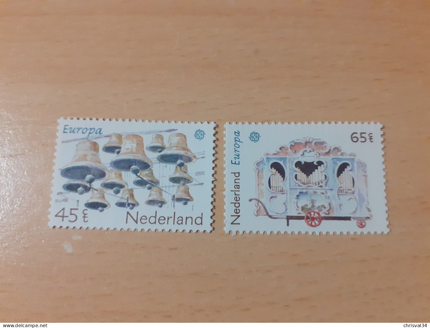 TIMBRES   EUROPA   1981  PAYS-BAS   N  1156  /  1157   COTE  2,00  EUROS    NEUFS  LUXE** - 1981