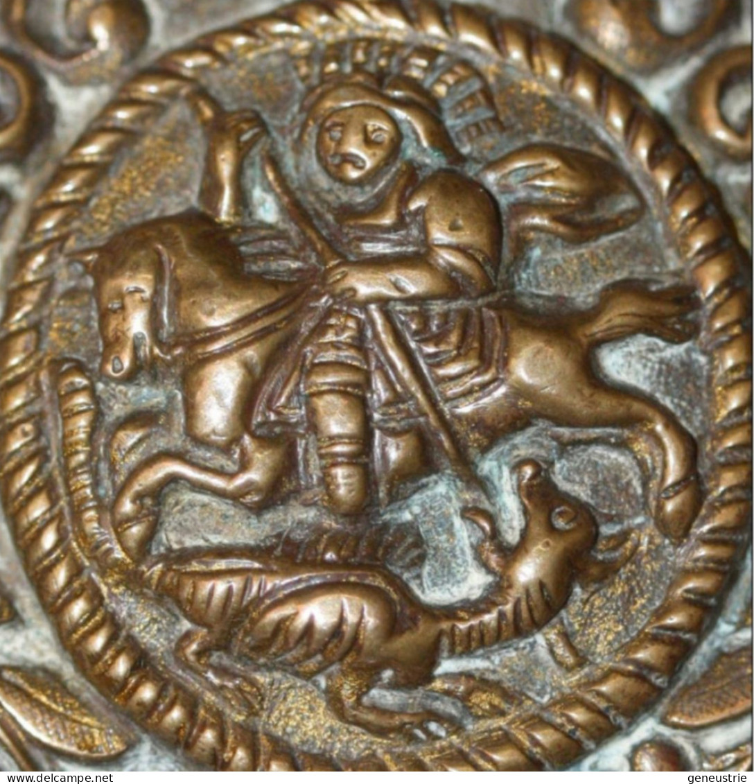 Belle Applique Ou Coupelle Du XVIIIe En Bronze Poinçonné à Déterminer "Saint Georges Terrassant Le Dragon" S. George - Bronzes