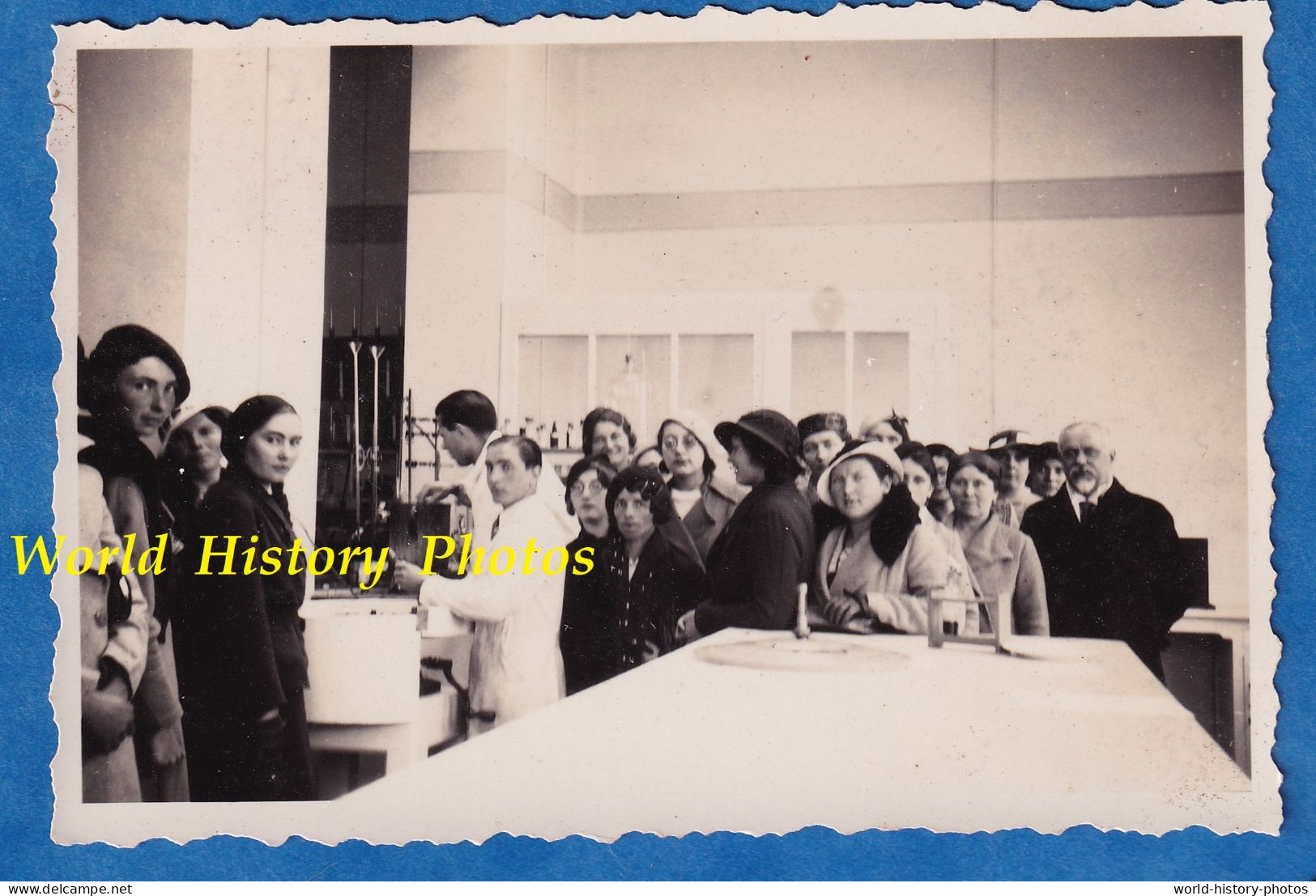 Photo Ancienne Snapshot - LOVENJOEL - Laboratoire Du Centre Zootechnique - 1935 - Bierbeek Leuven Tienen Belgique - Lieux