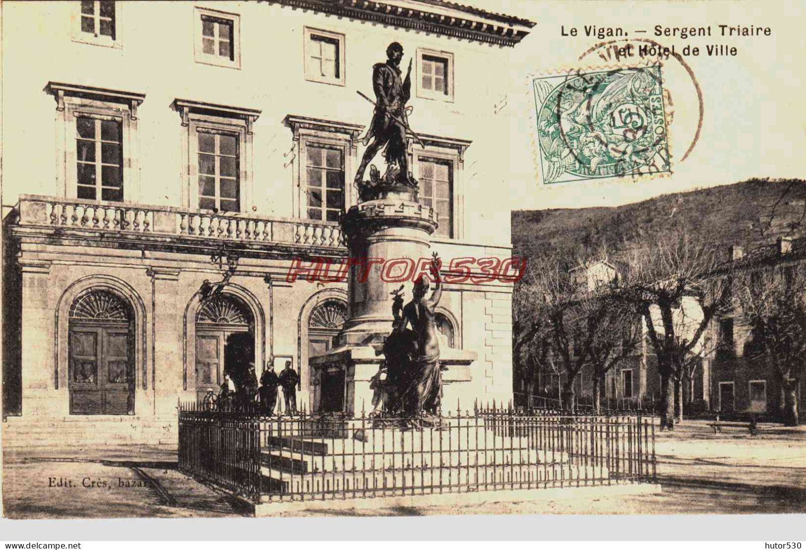 CPA LE VIGAN - SERGENT TRIAIRE ET HOTEL DE VILLE - Le Vigan