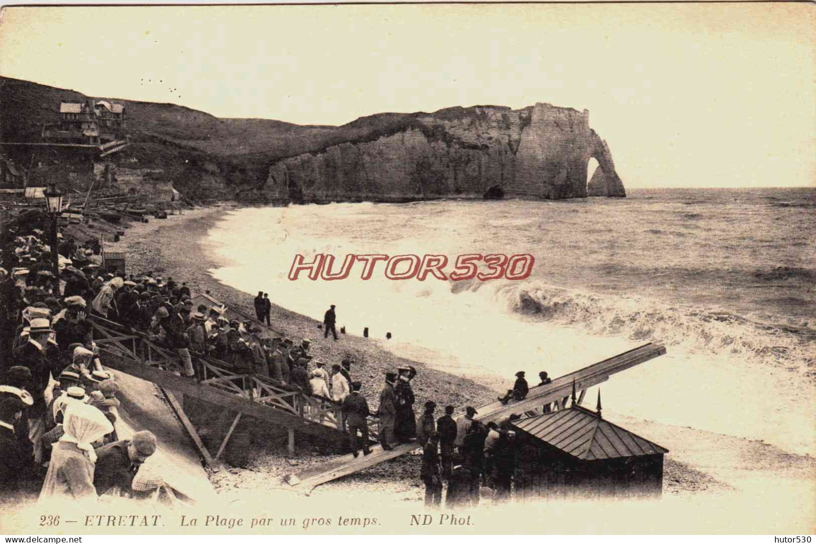 CPA ETRETAT - SEINE MARITIME - LA PLAGE PAR GROS TEMPS - Etretat