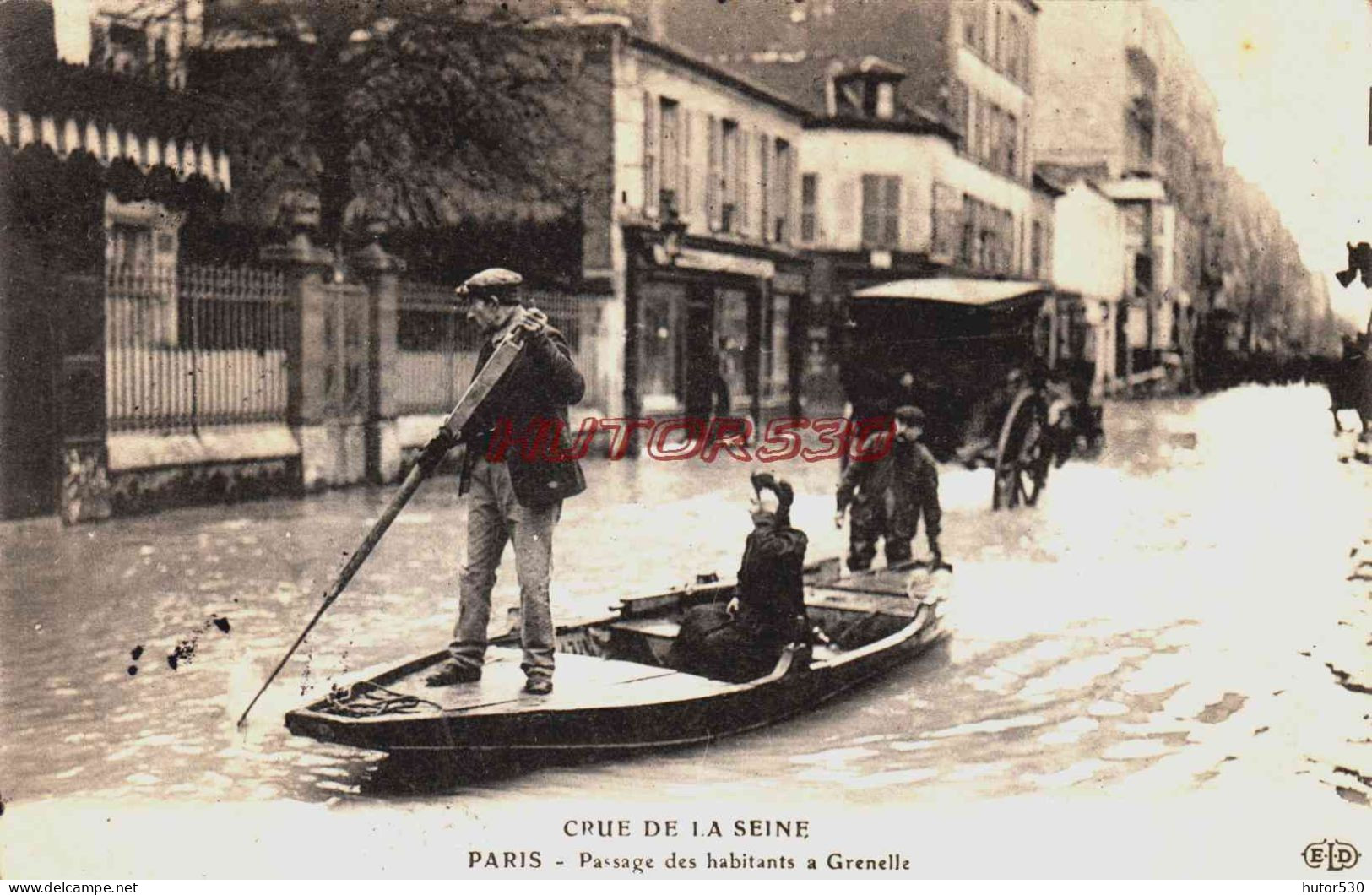 CPA PARIS - INONDATIONS 1910 - GRENELLE - PASSAGE DES HABITANTS - Paris Flood, 1910