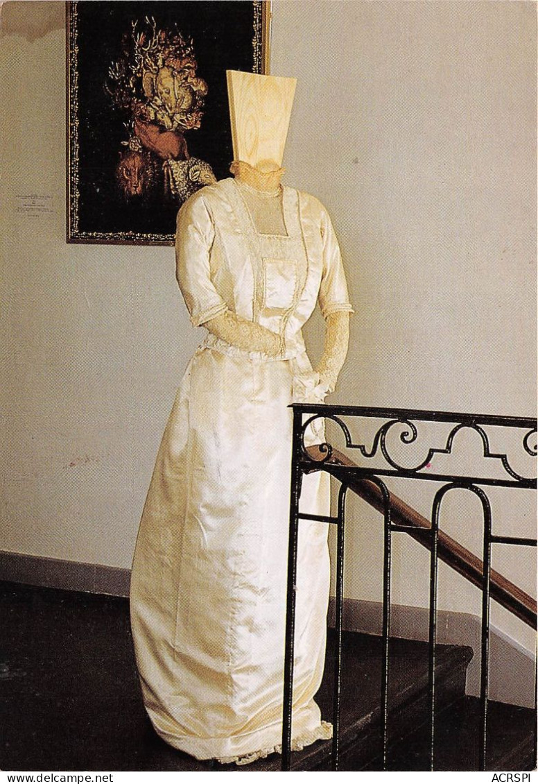 CHARLIEU Musee De La Soierie ROBE DE MARIEE 1910 Satin De Soie Avec Incrustation 7(scan Recto-verso) MA2248 - Charlieu