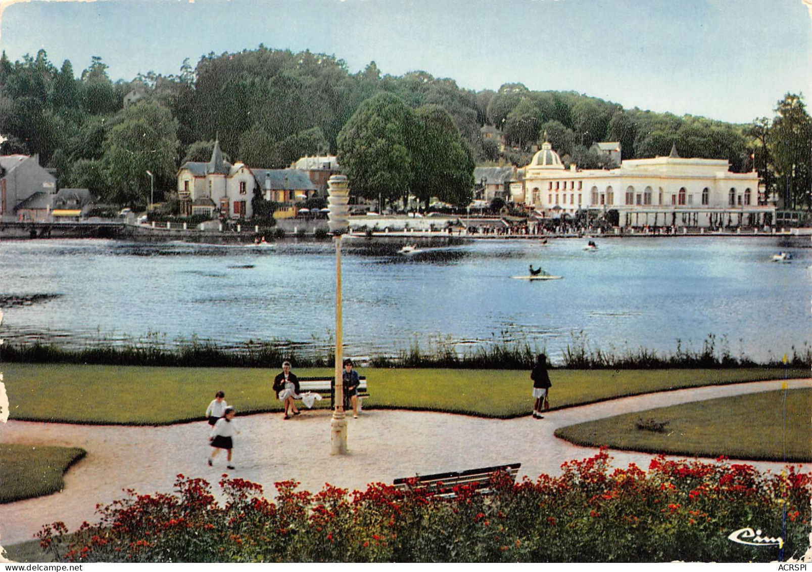 BAGNOLES DE L ORNE Le Casino Le Lac Et Ses Pedalos 12(scan Recto-verso) MA2244 - Bagnoles De L'Orne