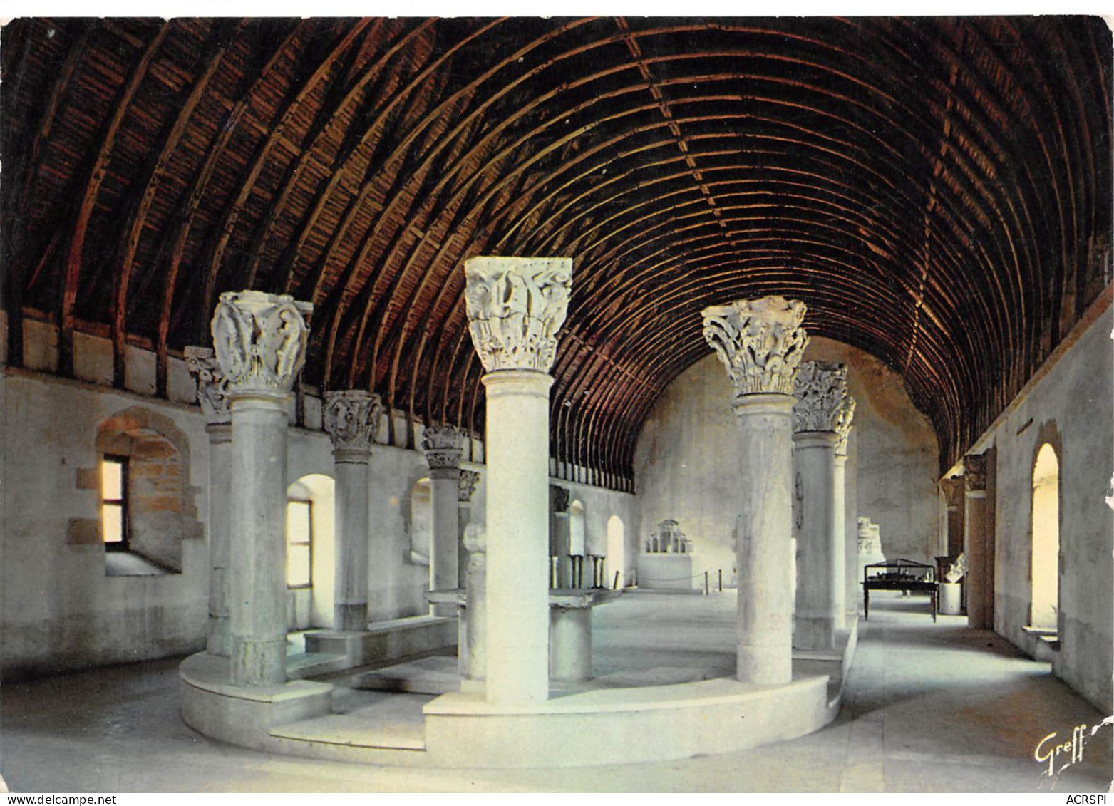 ABBAYE DE CLUNY Le Farinier Salle Haute Couverte Dune Belle Charpente En Chataigner (scan Recto-verso) MA2242 - Cluny