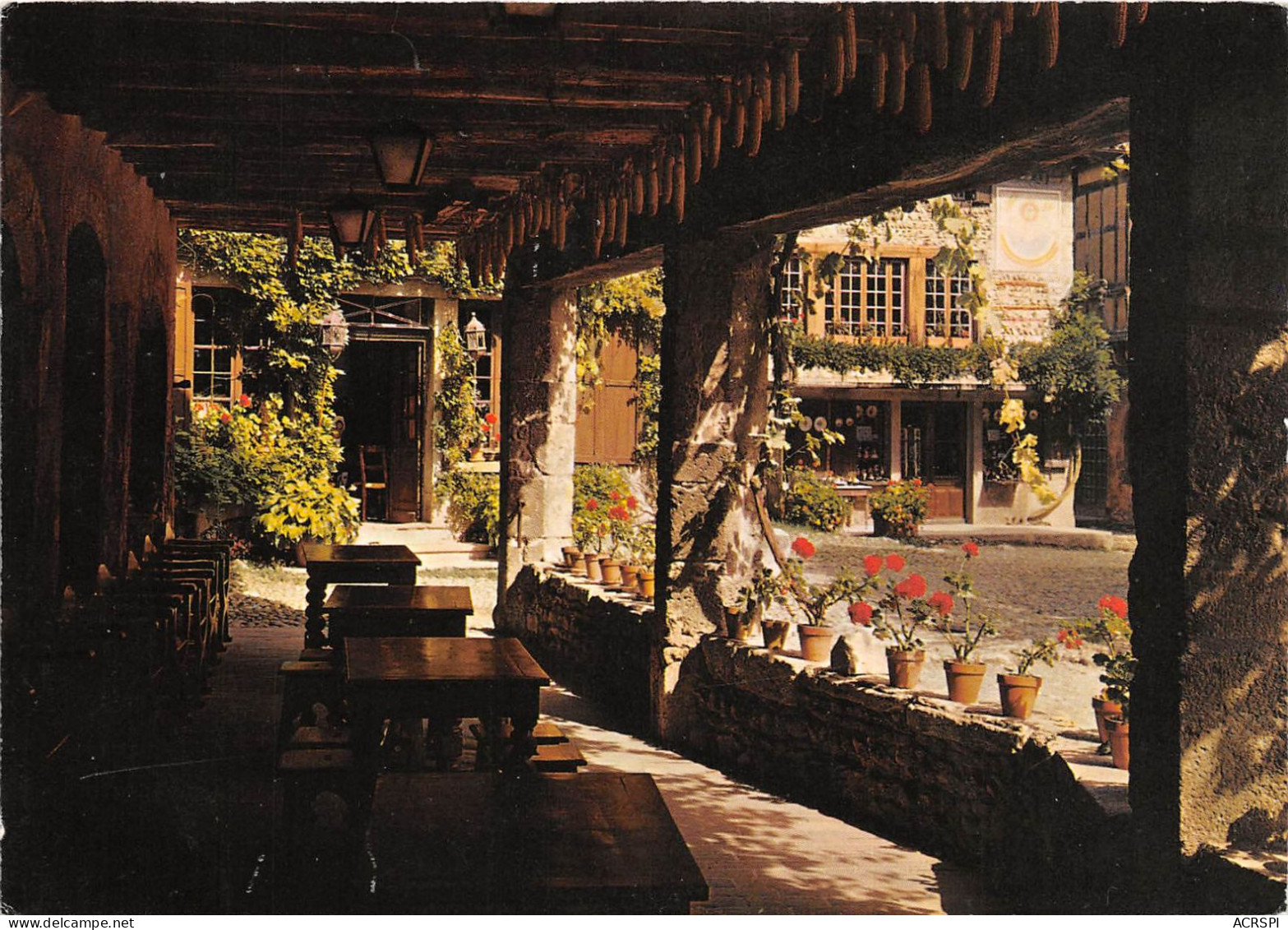 Cite Medievale De PEROUGESS Le Vieux Cadran Solaire Vu De La Galerie Gothique 3(scan Recto-verso) MA2259 - Pérouges