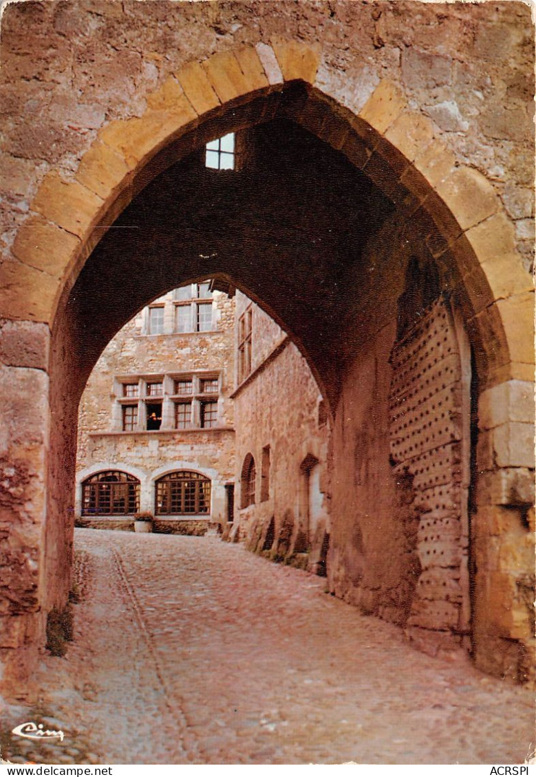 Cite Medievale De PEROUGES La Porte D En Haut Au Fond Maison Vernay 18(scan Recto-verso) MA2257 - Pérouges