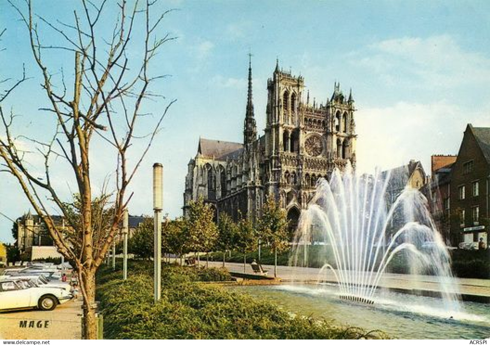 AMIENS La Cathedrale  Et Les Jets D'eau  3   (scan Recto-verso)MA2269Bis - Amiens