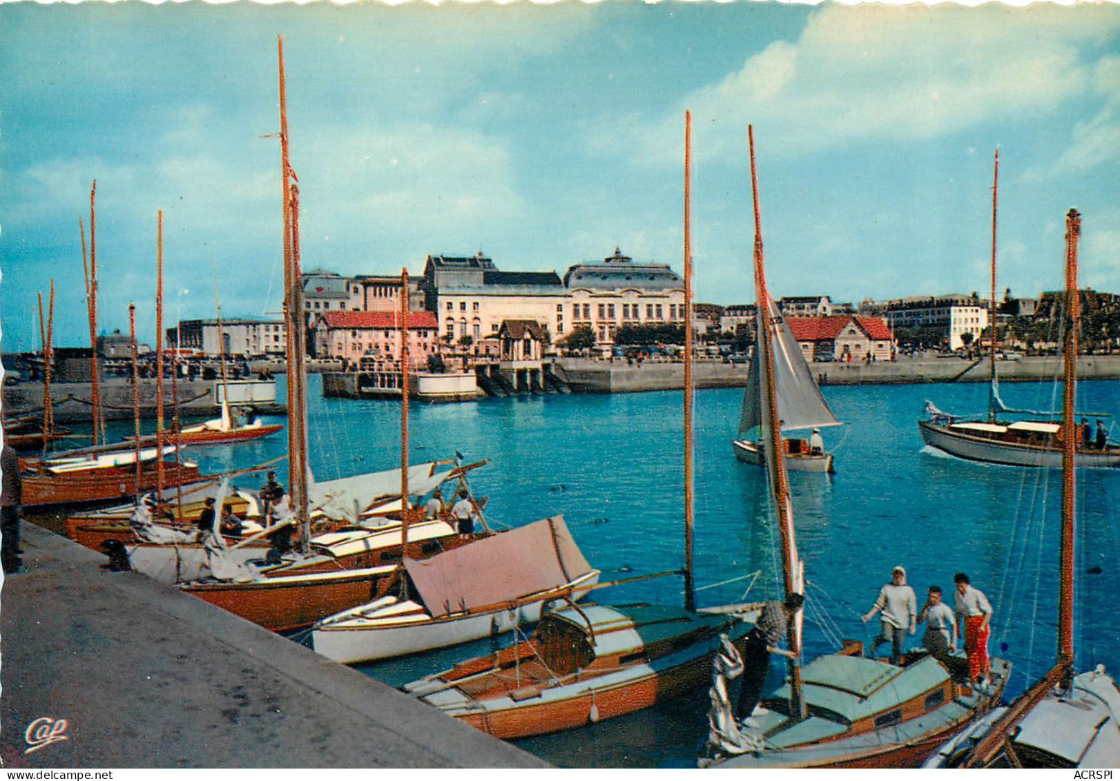 DEAAUVILLE TROUVILLE Le Bassin Des Yachts Et Le Casino De Trouville 8(scan Recto-verso) MB2391 - Deauville