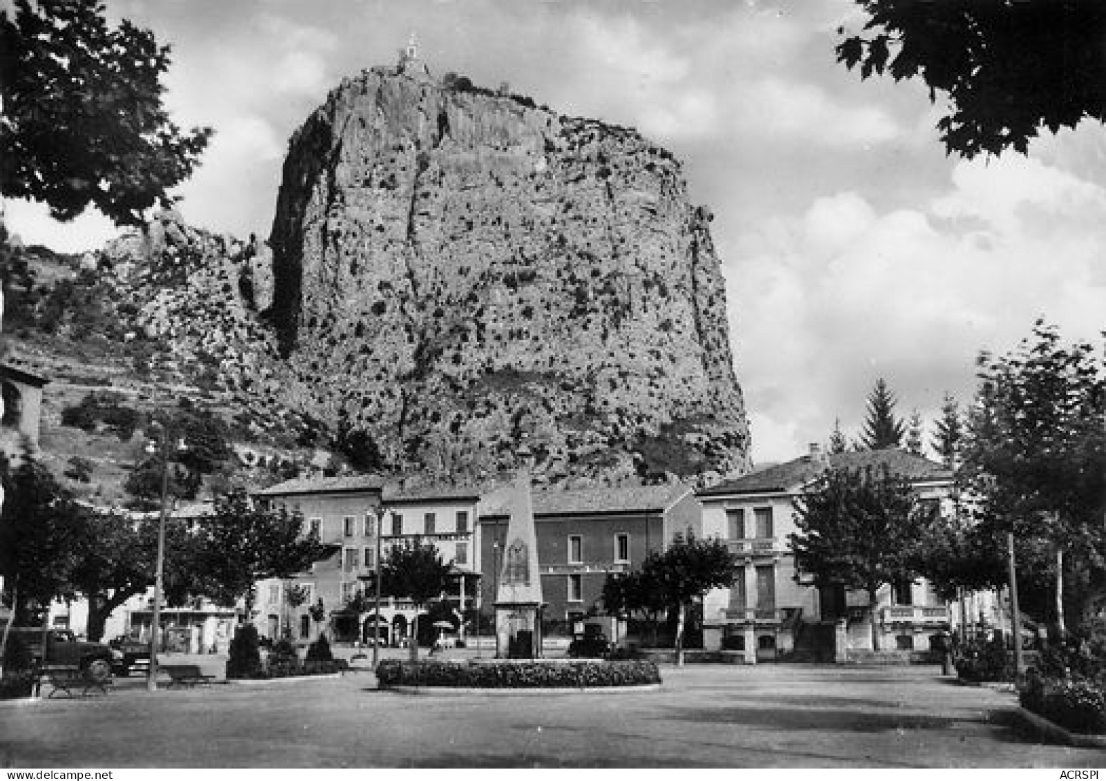 CASTELLANE  Le Roc Et Notre Dame Du Roc  2   (scan Recto-verso)MA2275Bis - Castellane