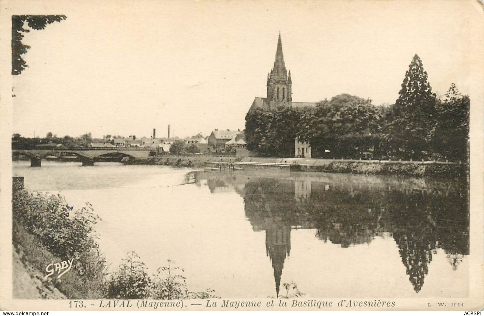 LAVAL   La Mayenne Et La Basilique D' AVESNIERES  8   (scan Recto-verso)MA2278 - Laval