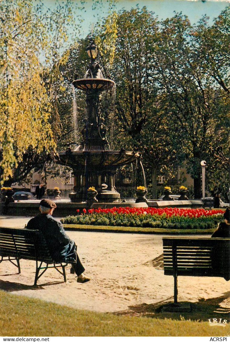 LIMOGES  Square De L'hotel De Ville  9   (scan Recto-verso)MA2277Bis - Limoges