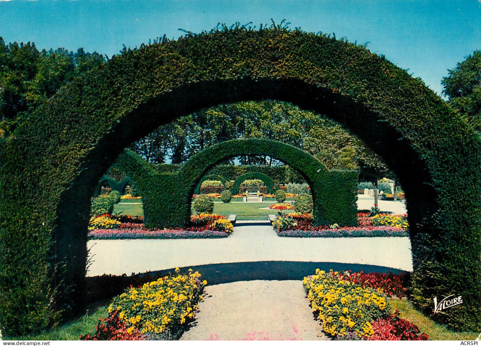  BOURGES  Jardin Et Arcades 32 (scan Recto-verso)MA2284Bis - Bourges