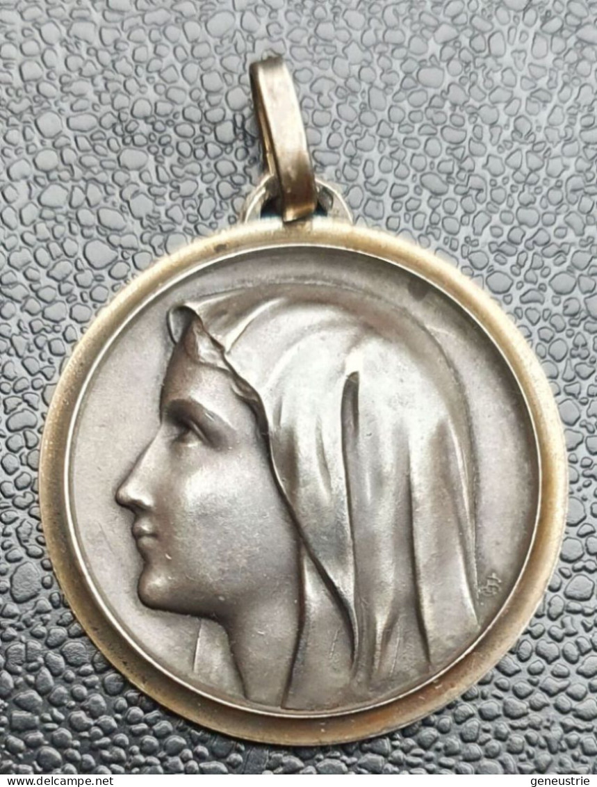 Médaillon Médaille Religieuse Années 30 Argent 800 "Notre-Dame De Lourdes" Silver Religious Medal - Religion & Esotericism