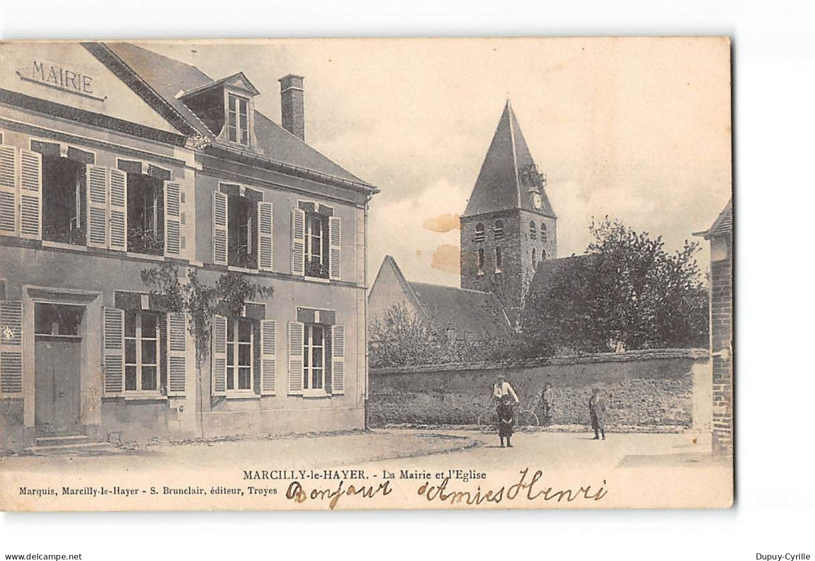 MARCILLY LE HAYER - La Mairie Et L'Eglise - Très Bon état - Marcilly