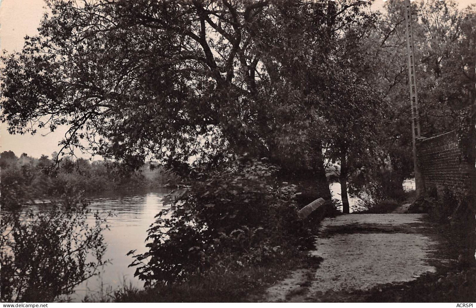 Pont-Sainte-Maxence  Un Coin De L'oise   43 (scan Recto-verso)MA2294Bis - Pont Sainte Maxence