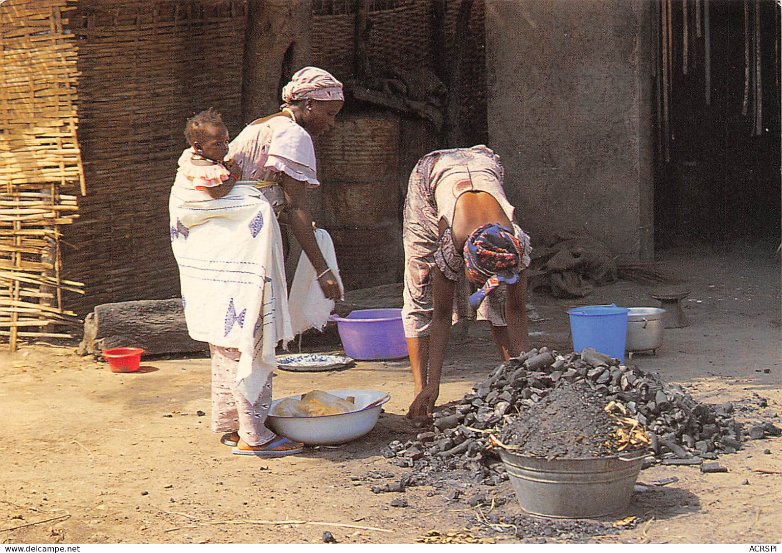 SENEGAL SAINT LOUIS Vendeuse De Charbon De Bois  41 (scan Recto-verso)MA2295Ter - Senegal