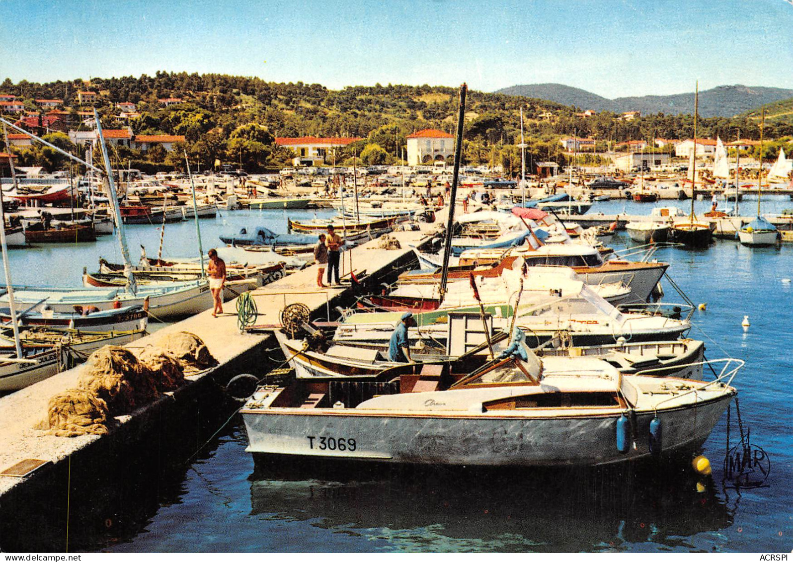 CAVALAIRE SUR MER  Port De Plaisance 22  (scan Recto-verso)MA2297Vic - Cavalaire-sur-Mer