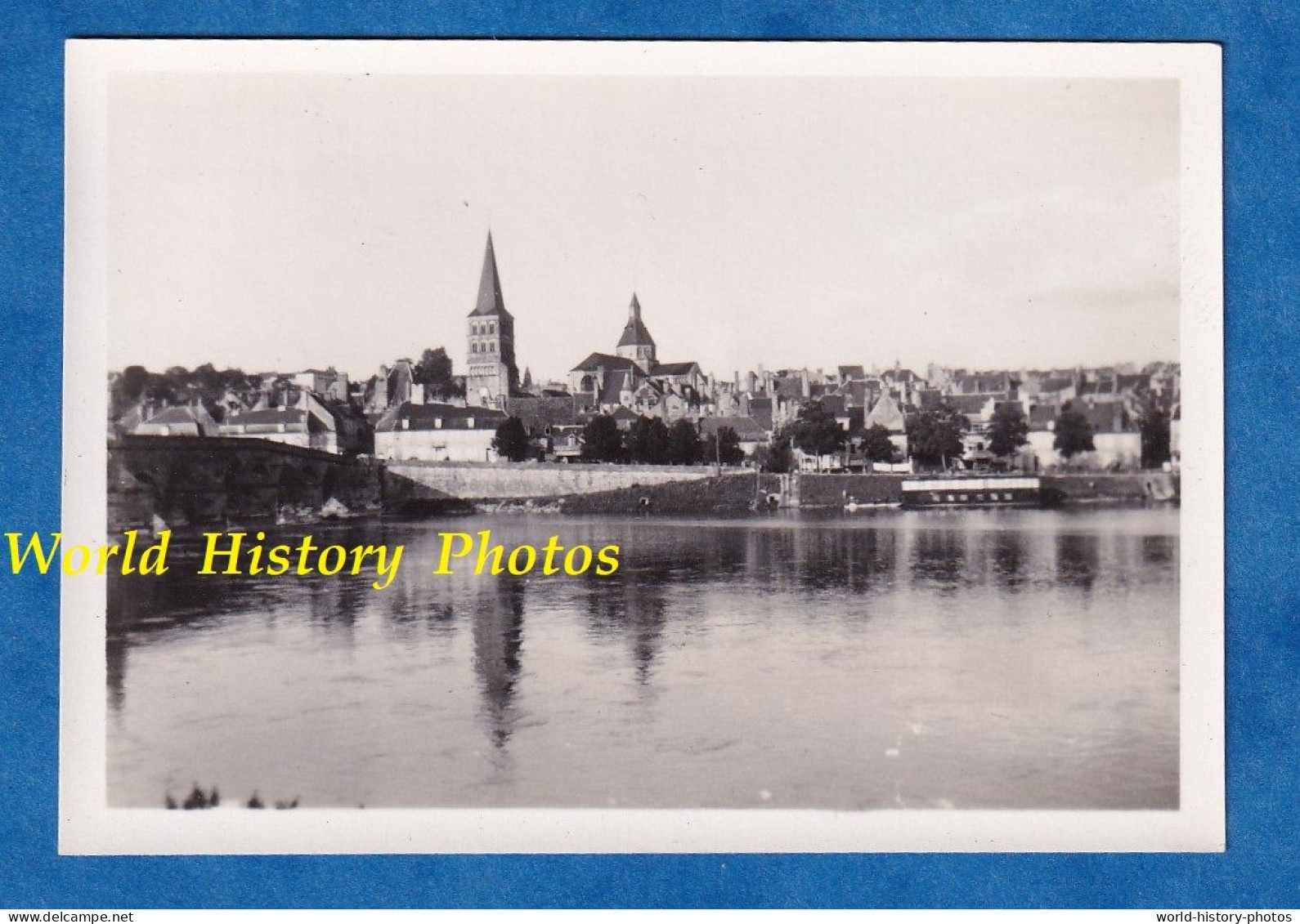 Photo Ancienne Snapshot - La Charité Sur Loire - Vue De La Ville Prise De L'autre Coté Du Pont - Niévre Patrimoine - Places