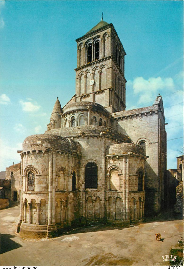 CHAUVIGNY L Eglise Saint Pierre Tres Bel Edifice Roman Poitevin 28(scan Recto-verso) MC2431 - Chauvigny
