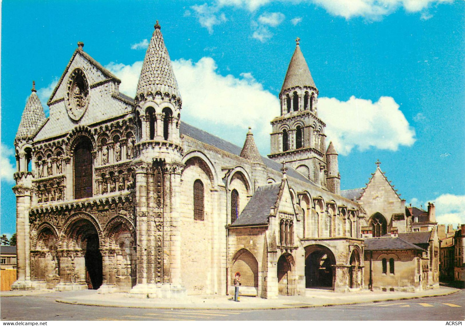POITIERS Notre Dame La Grande Vue D Ensemble Du Sud Ouest 2(scan Recto-verso) MC2442 - Poitiers