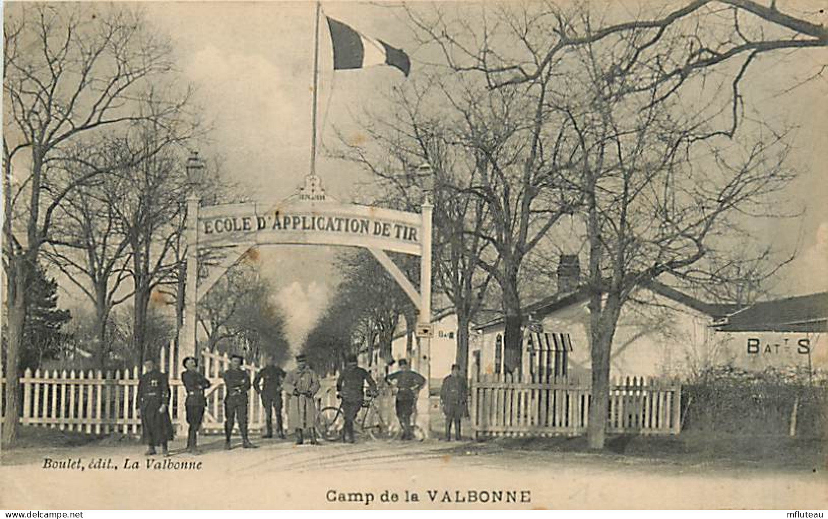 01* LA VALBONNE Entree Camp            MA99,0065 - Barracks