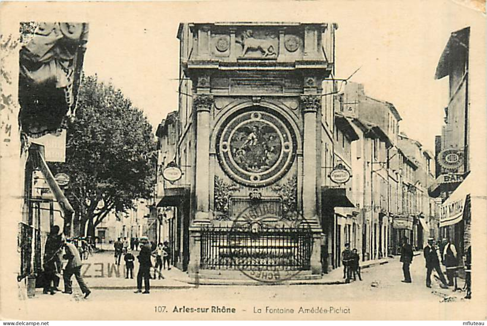 13* ARLES SUR RHONE  Fontaine            MA99,0923 - Arles