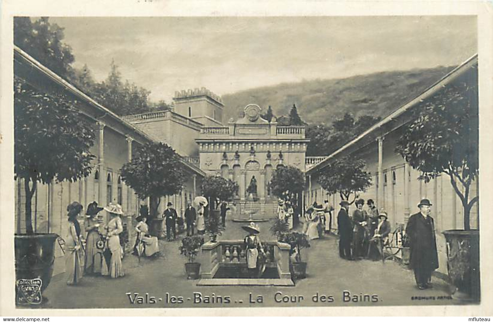 07* VALS LES BAINS Cour Des Bains            MA99,0642 - Vals Les Bains