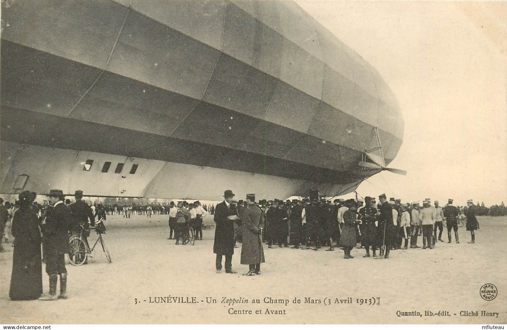 54* LUNEVILLE     Le « zeppelin »  Au Champ De Mars  1913    RL25,0099 - Luneville