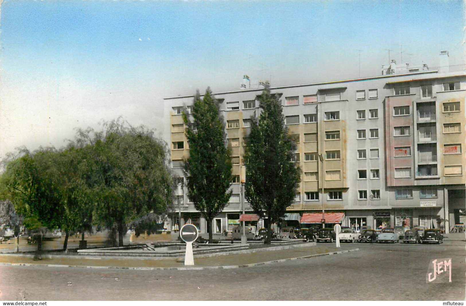 59* MAUBEUGE   La Place Des Nations  CPSM  (format 9x14cm)     RL25,1130 - Maubeuge