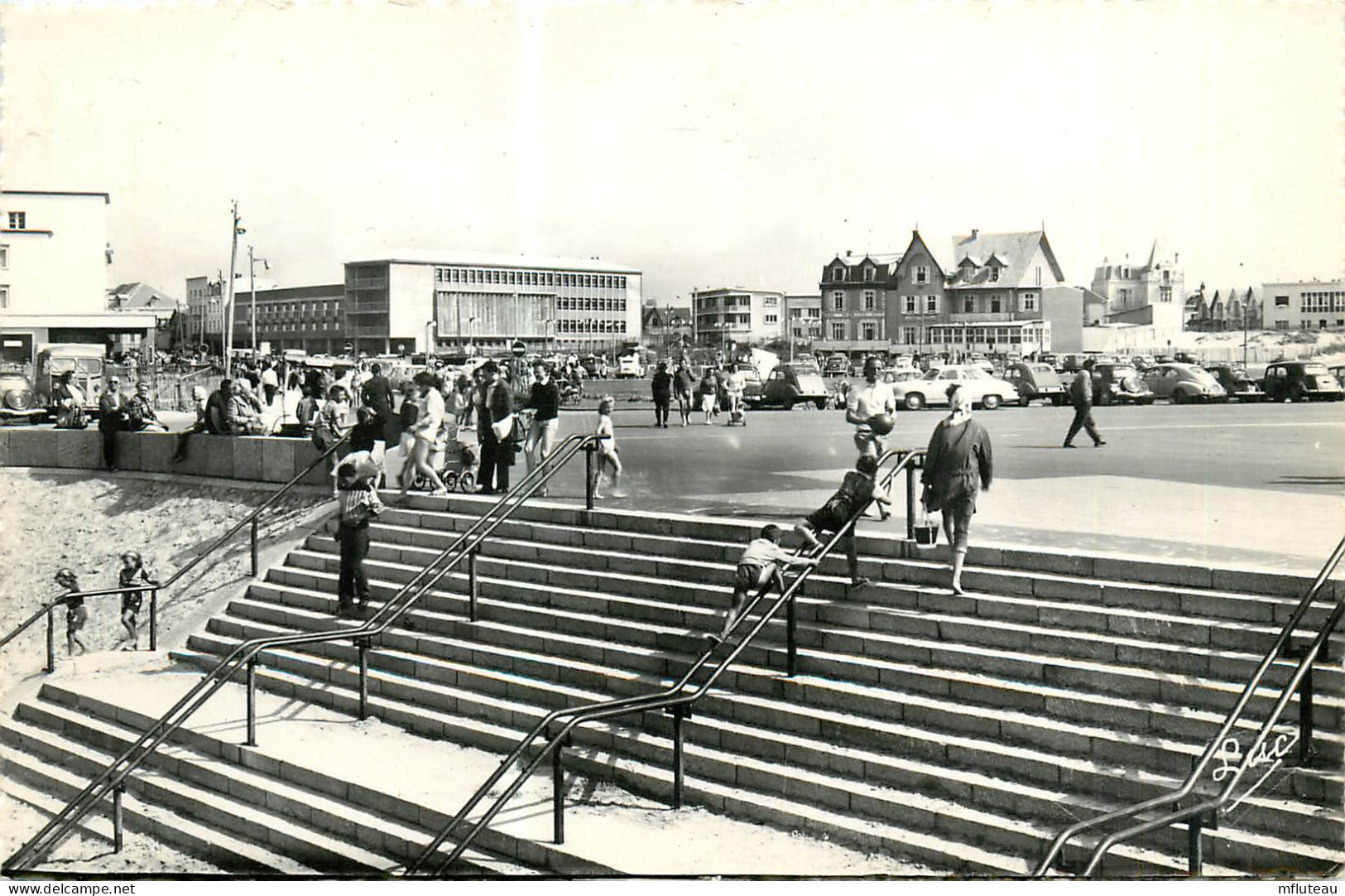 62* BERCK PLAGE  L Escalier De La Plage  CPSM  (format 9x14cm)     RL25,2094 - Berck